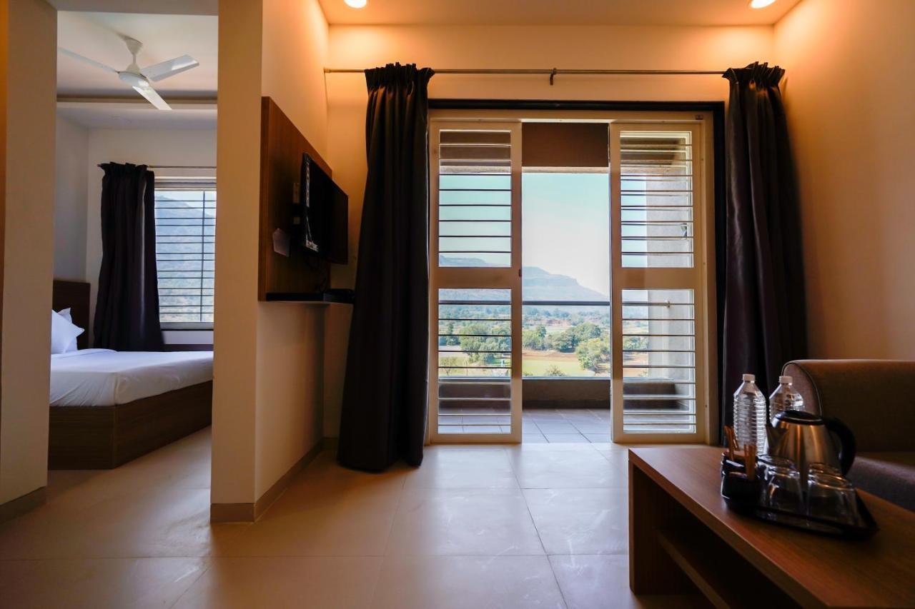 Mountain Shadow Resort Igatpuri Exterior photo